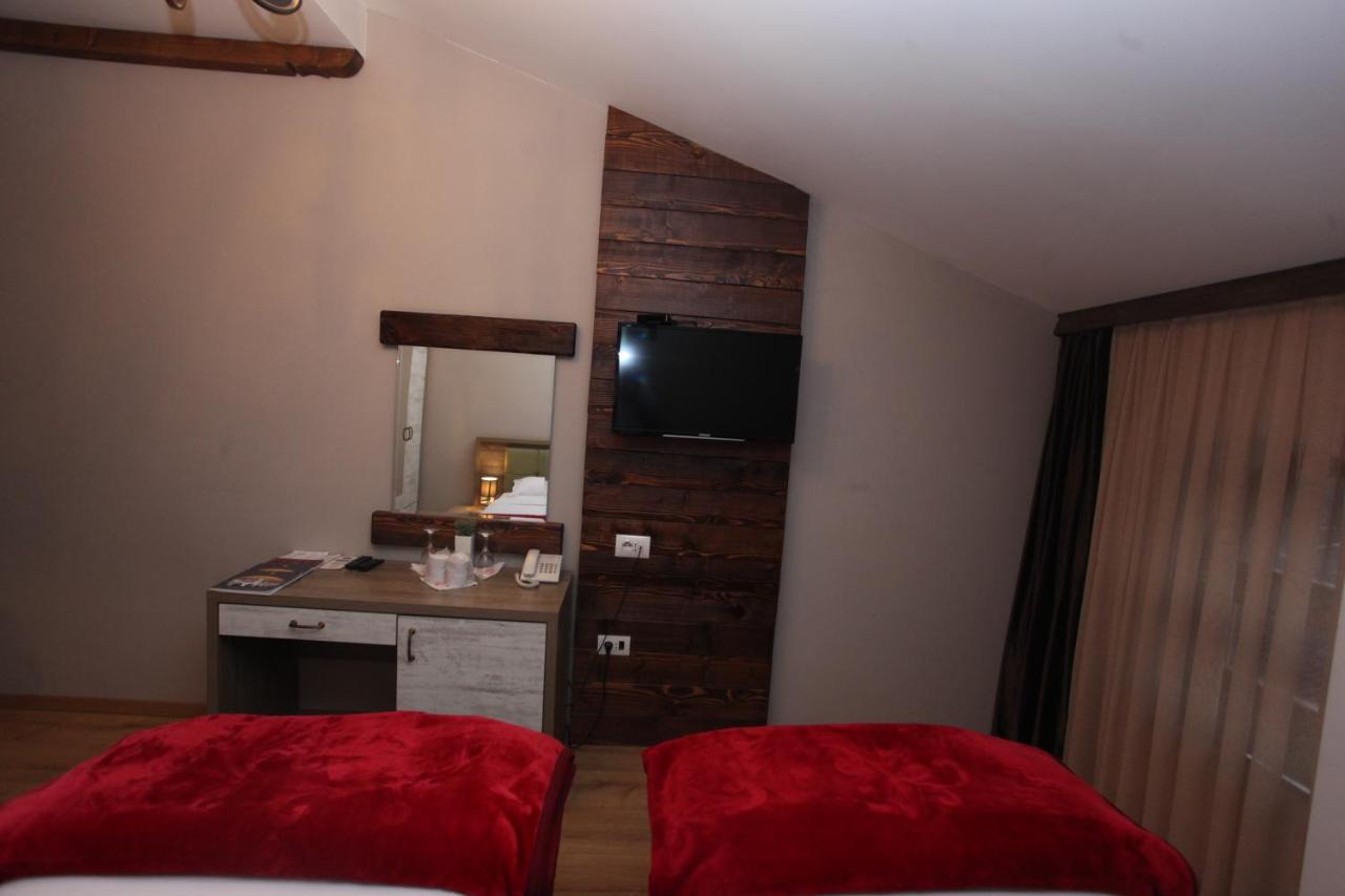 Hotel Happy Gjakova Exterior foto